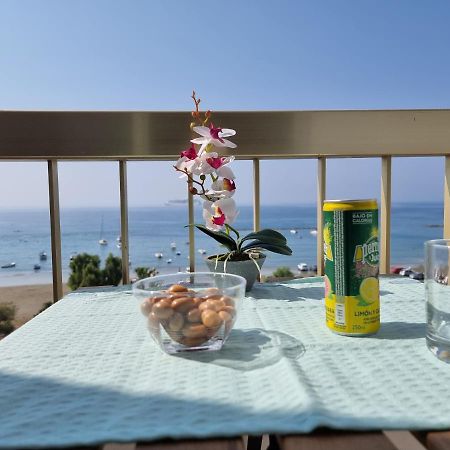 Super Modern Beachfront 1 Bedroom - Sleeps 4 Lemesos Exteriér fotografie