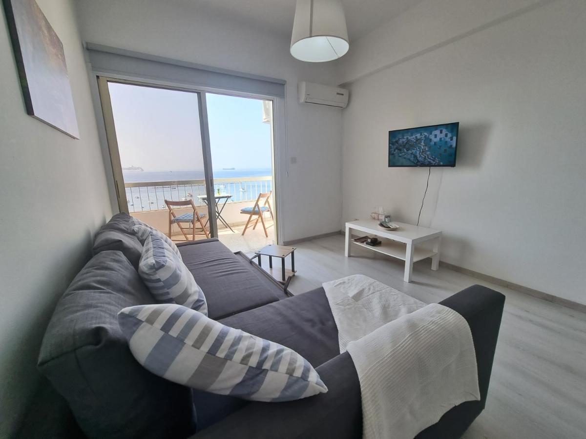 Super Modern Beachfront 1 Bedroom - Sleeps 4 Lemesos Exteriér fotografie