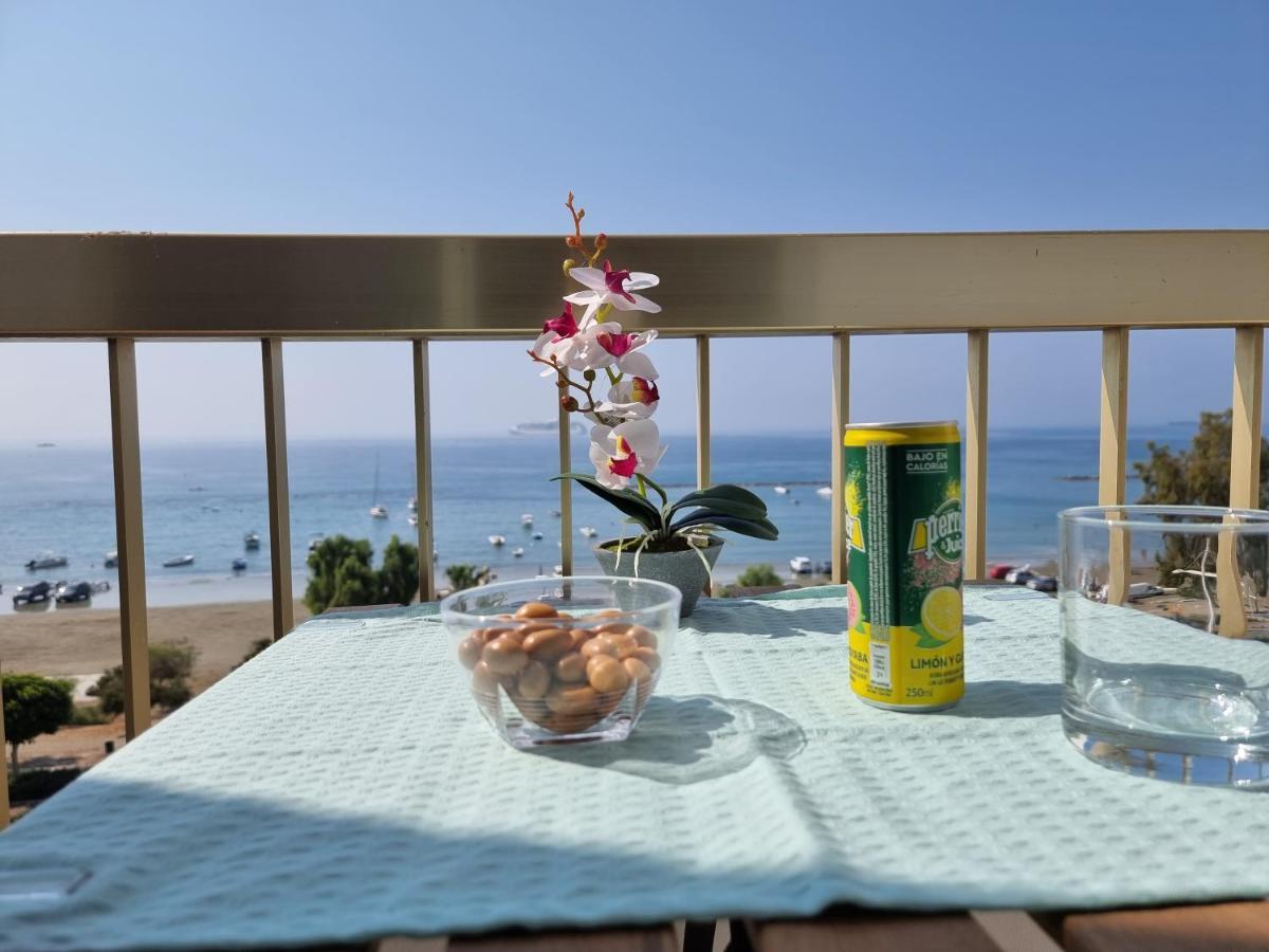 Super Modern Beachfront 1 Bedroom - Sleeps 4 Lemesos Exteriér fotografie